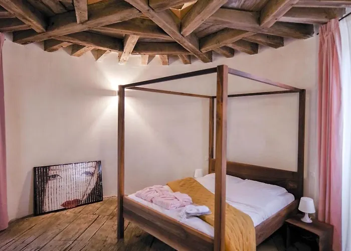 Nyaraló Chateau De Saint Dau *